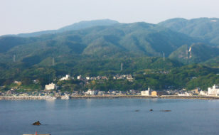 春日崎から鉱山町を望む(佐渡市相川地区）